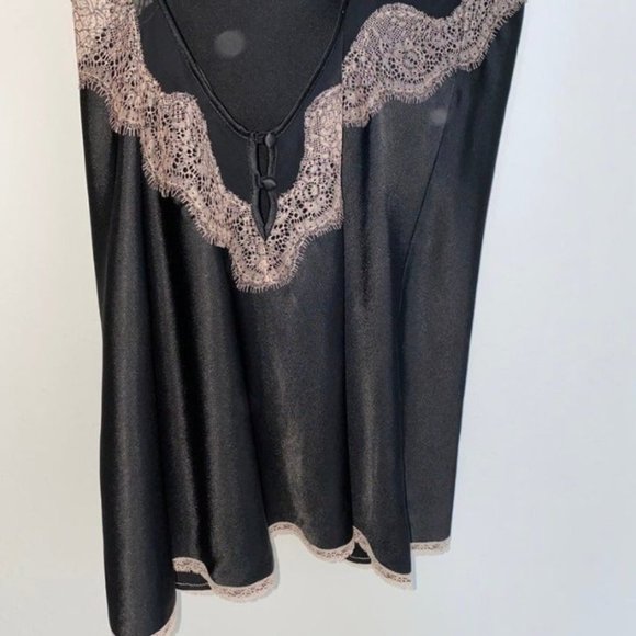 Satin Chantilly Lace Low Back Slip Black - Picture 7 of 9